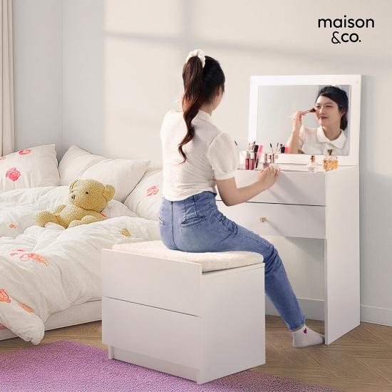 SB Design Square โต๊ะเครื่องแป้งแบบนั่ง พร้อมเก้าอี้ในตัว รุ่น MIRA สีขาว (60x45x80 ซม.)  แบรนด์ MAI