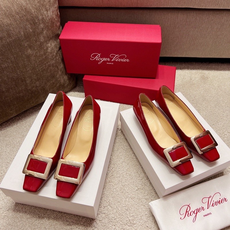 Roger Vivier Square Buckle และ Square Heel Series รองเท้าเดี่ยวสี่สีเสริมหดสบายแฟชั่น Leisure Daily 