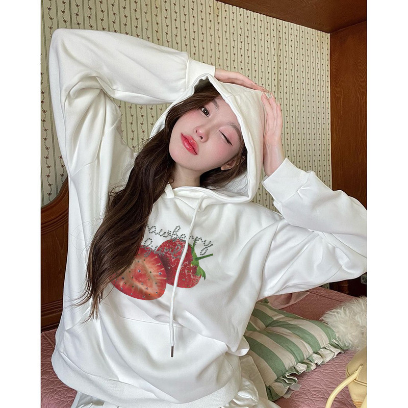Nuziro Loose Hoodie - ตัวอักษรสตรอเบอร์รี่หวานพิมพ์เสื้อฮู้ดแขนยาว #B068