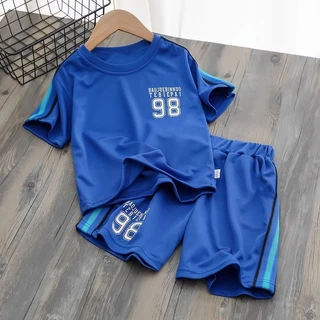ชุดบาสเก็ตบอลสำหรับเด็กแบบใหม่ฤดูร้อนชุดกีฬาเด็กผู้ชายเสื้อผ้าแห้งเร็วกางเกงขาสั้นแขนสั้นสองชิ้นสำหรับเด็กวัยกลางและใหญ่