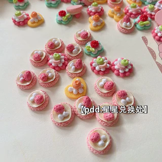 [100 ชิ้นพร้อมสต็อก] จําลองครีมเค้กเรซิ่นลูกอมของเล่นอุปกรณ์เครื่องประดับ ทําเอง กิ๊บถ้วยน้ํากล่องเก็บตู้เย็นสติกเกอร์โรงละครตกแ