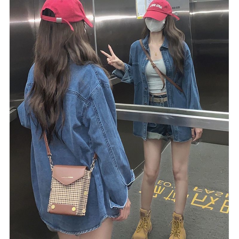 เสื้อชั้นแจ็คเก็ตยีนส์ผู้หญิงเวอร์ชั่นเกาหลีหลวมฤดูใบไม้ร่วงรูปแบบใหม่บางสไตล์ของแท้ไหล่เสื้อจับคู่ขนาดเล็ก