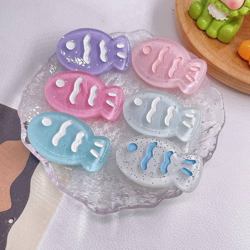 โปร่งใสปลาน้อยรองเท้า Charm Croc Jibz DIY เรซิ่นที่มีสีสันอุปกรณ์เสริมรองเท้าเคสโทรศัพท์ Handmade กิ๊บติดผมขนาดเล็ก Patch Hole รองเท้าหัวเข็มขัดตกแต่ง