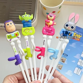 Disney Toy Story Strawberry Bear ตะเกียบฝึกเด็กเด็กวัยหัดเดินฝึกเสริมอุปกรณ์การเรียนรู้สําหรับเด็ก