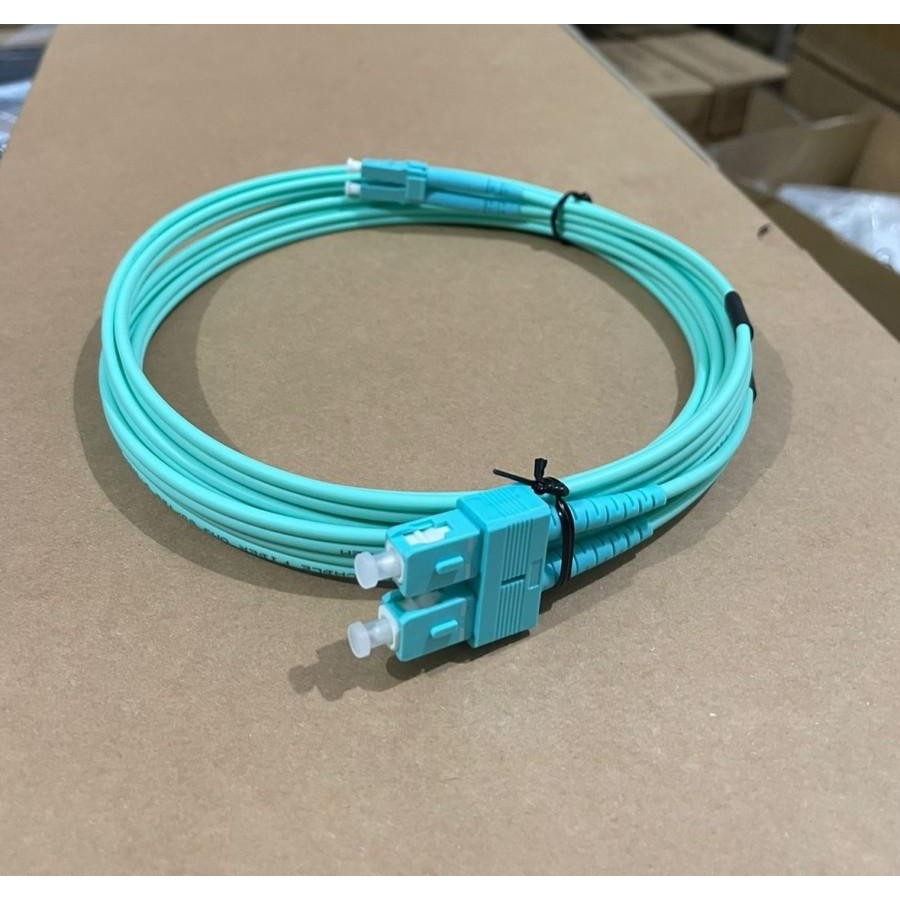 Patchcord LC SC / SC LC OM3 Multimode Duplex 40 เมตร LSZH