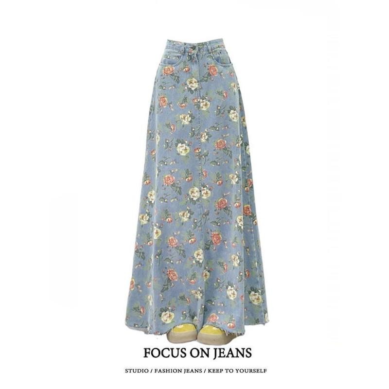 กระโปรงยีนส์เอวสูงลายดอกไม้สำหรับสตรี ทรงสลิมฟิต ขนาดกลาง ใหม่มาถึง