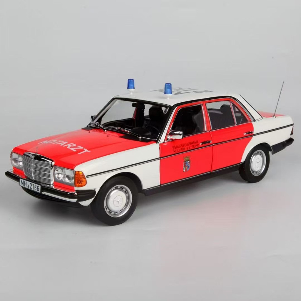 เร็วๆ นี้ถึง NOV 1/18 Mercedes-Benz Mercedes-Benz 200 1984 รุ่นโลหะผสมหกเปิดประตู