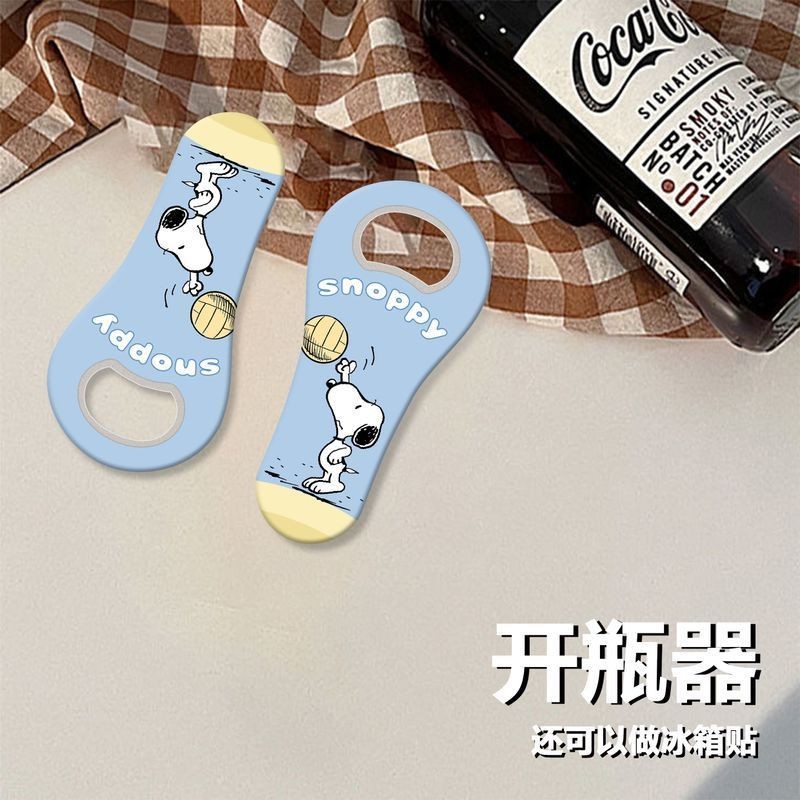 ที่เปิดขวด สนูปปี้ Snoopy สติกเกอร์ตู้เย็นมูลค่าสูงน่ารักโซดาเบียร์เริ่มต้นสร้างสรรค์แม่เหล็กแบบพกพา