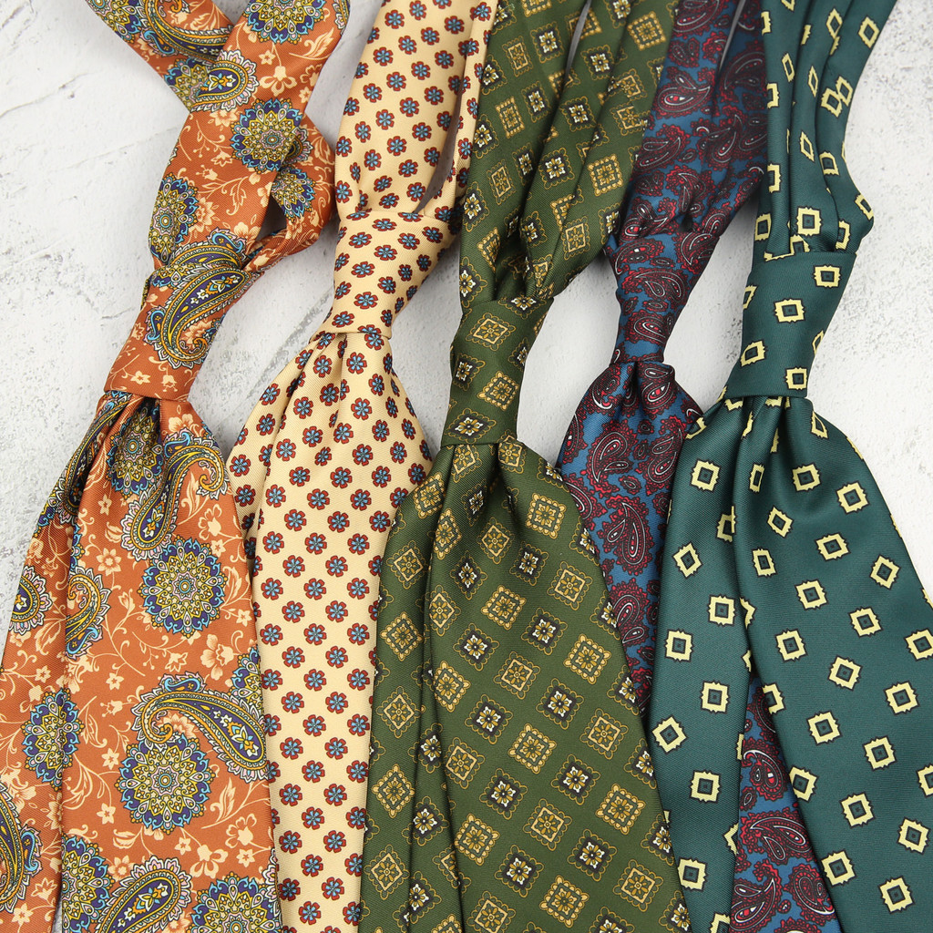 9เซนติเมตรผู้ชายและผู้หญิงอินเทรนด์แฟชั่นเนคไทลายดอกไม้หนุ่มวัยกลางคนเนคไทสไตล์ฮ่องกงผูกโบราณสูทผูกกว้าง