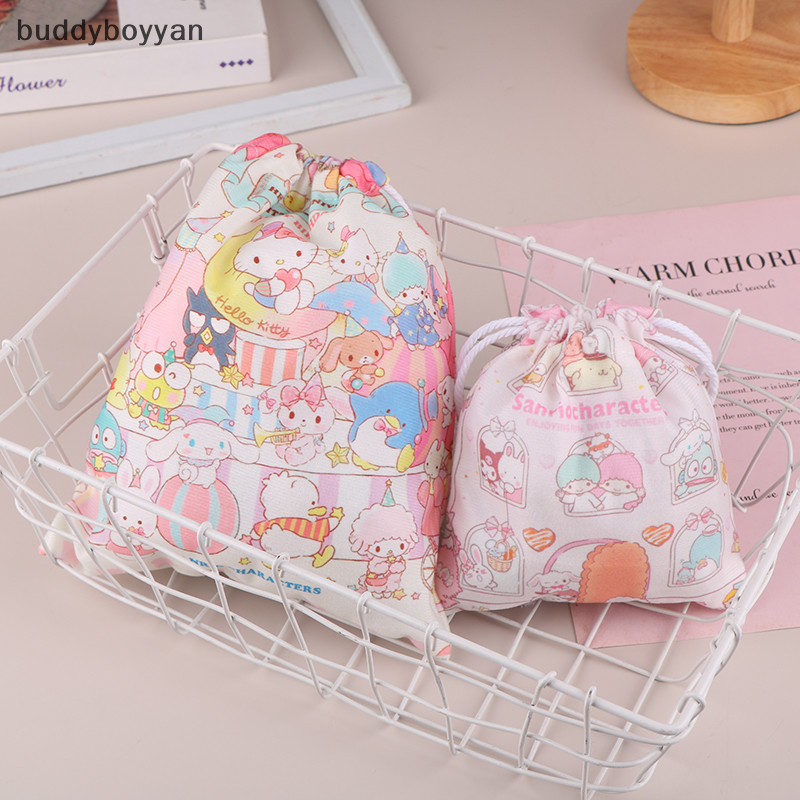 Bbth Sanrio Family Drawstring กระเป๋าผ้าการ์ตูน Student Sundries Storage Bag กระเป๋าเครื่องสําอาง กระเป๋าซักผ้าแบบพกพา Vary