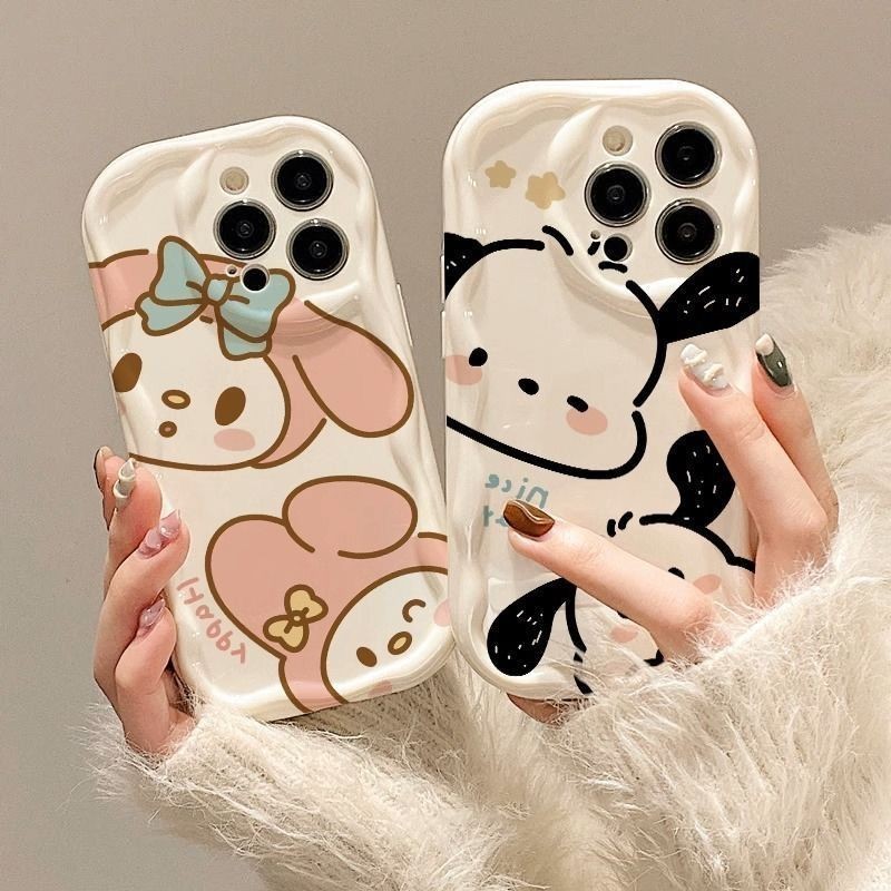 ปลอกสําหรับ iPhone 16 15 14 Pro Max 13 12 mini 6S 6 7 8 Plus 11 Pro X XR XS Max se 2020 การ์ตูนหัวPochacco Melodyขอบโค้งนมสีขาวเคสโทรศัพท์