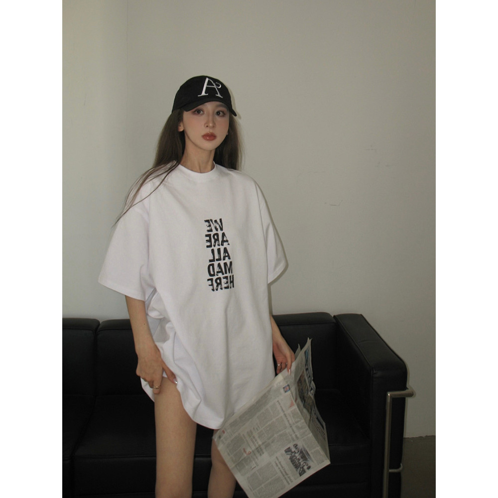 COD เสื้อยืดแขนสั้นสไตล์ คอกลม High Street สไตล์อเมริกัน เสื้อคู่ลำลองทรงหลวมพิมพ์ลายย้อนยุค S-3XL#52647