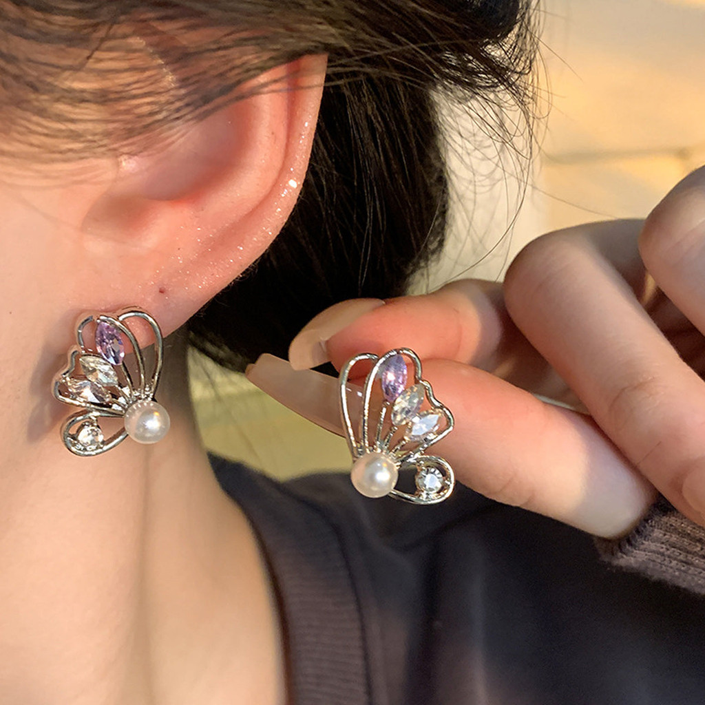 XEA0939 ต่างหูสตั๊ดผีเสื้อประณีตเพทาย Hollow Butterfly Pearl