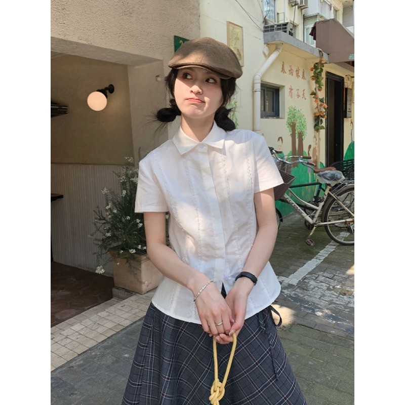 Shayne💛สีทึบ แขนสั้น เสื้อเชิ้ต สไตล์วิทยาลัย สไตล์ใหม่ หวาน