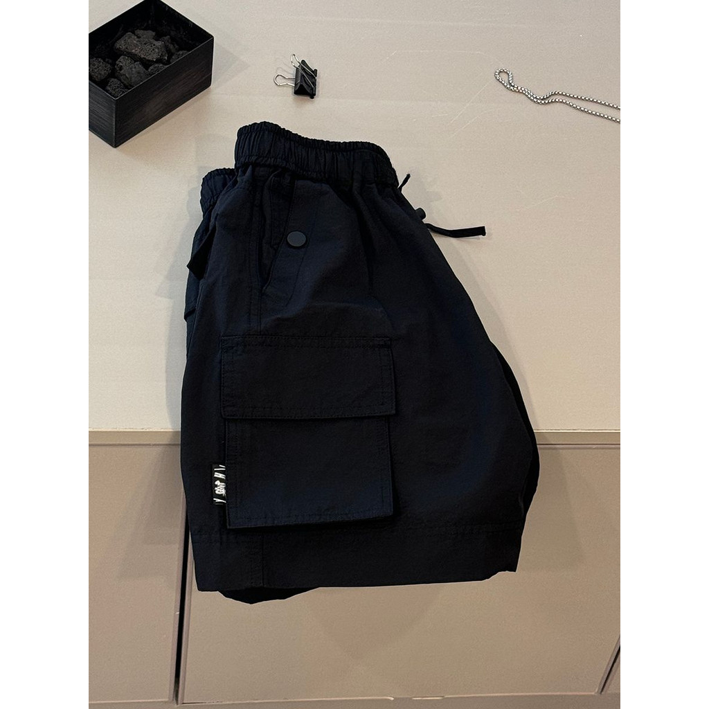 กางเกงขาสั้นสไตล์เกาหลีสำหรับเด็กชาย ขนาดพอดี มีเชือกรูดและเอวยางยืด สีดำ - รูปที่ 3