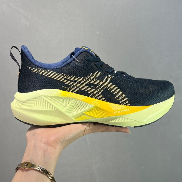 Nova Blast 5 รองเท้าวิ่งผู้ชายและผู้หญิง Nova Blast 4 รองเท้ากีฬาที่ทันสมัยและน้ําหนักเบา 1011B974-4