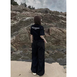 (ผ้าฝ้าย 100%) Luvoro 2025 เสื้อยืด Cotton oversize T-shirt unisex ลาย เนื้อผ้านุ่มระบายอากาศดี แขนสั้น เสื้อยืดสีดำและขาวสไตล์เกาหลีย้อนยุค สำหรับสตรี ทำจากผ้าฝ้ายแท้ 100% C1609