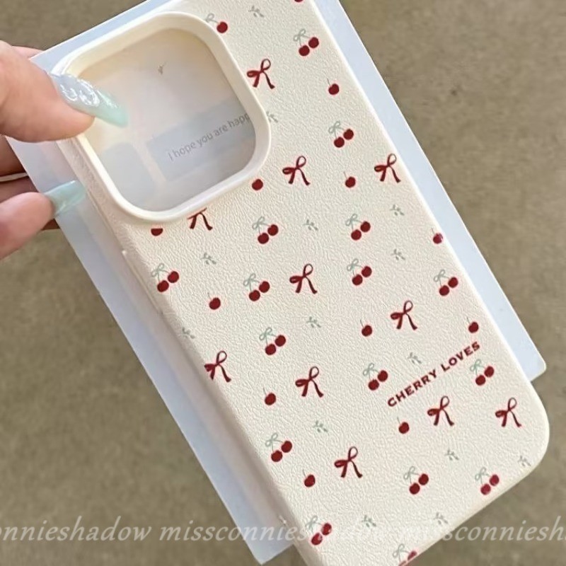 น่ารักเต็มหน้าจอสีแดง Bowknot Cherry Doodle กรณีสําหรับ IPhone 13 16 14 11 15 12 Pro Max 16 15 14 Plus X XR XS Max หรูหราผิวรู้สึกหนังเนื้อนุ่มกรณี