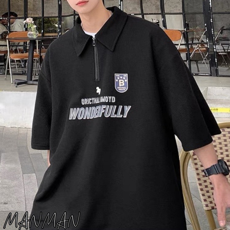 MANMAN เสื้อโปโลผู้ชาย แบบหลวม ลำลอง เสื้อพิมพ์ลาย ปกพับ แขนสั้นสำหรับผู้หญิง ชุดคู่รัก เรียบง่าย