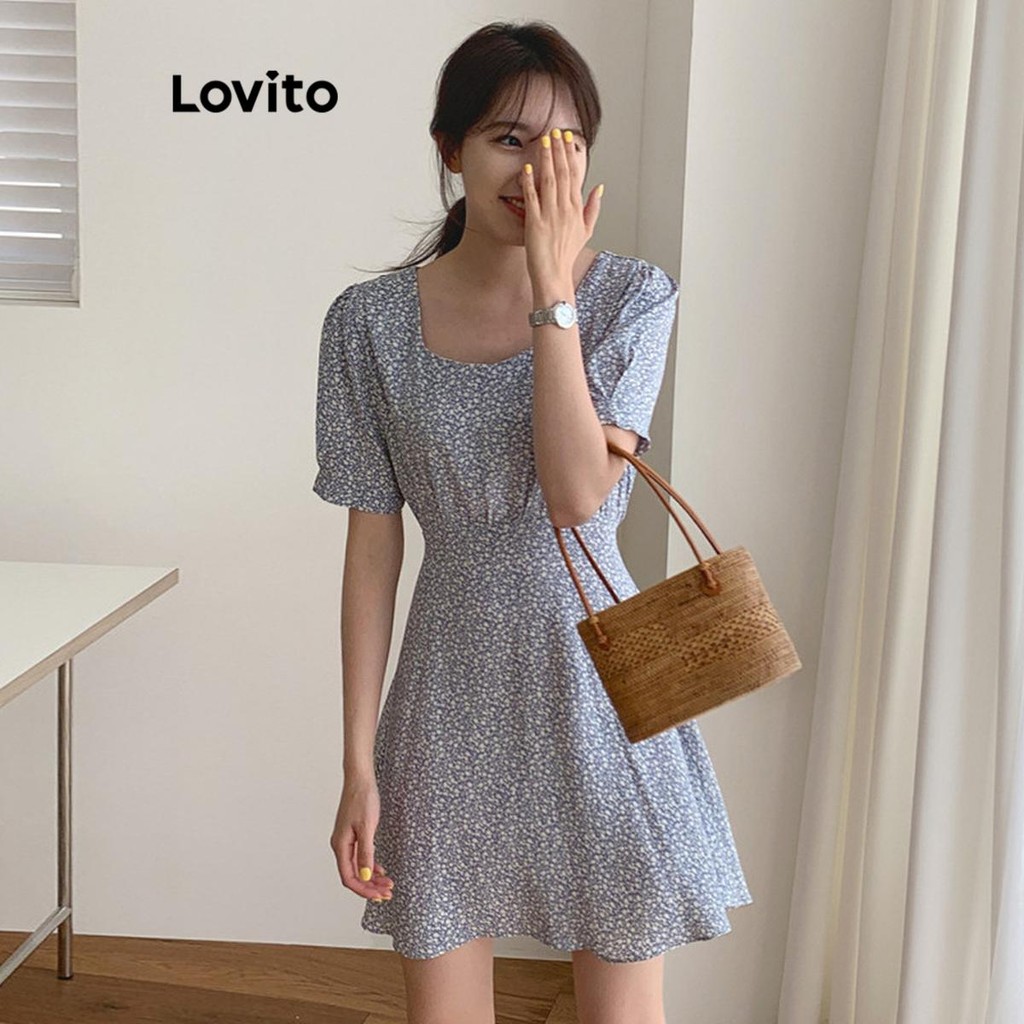 Lovito ชุดเดรสจีบลายดอกไม้ ดิทซี่ ลำลองสำหรับผู้หญิง LNE75125