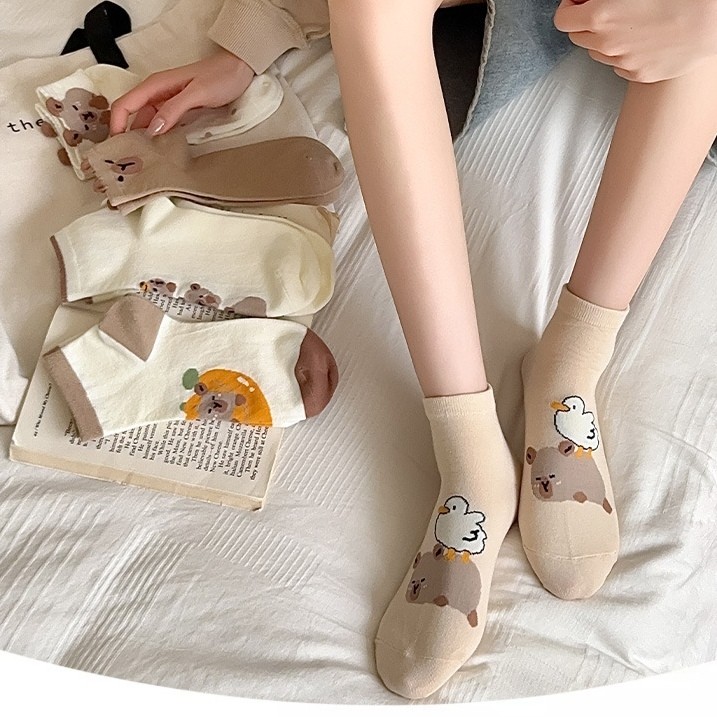 HOME818 ถุงเท้าข้อสั้น (5ลาย/10คู่) ถุงเท้าแฟชั่นเกาหลี เนื้อผ้านุ่มงานถักอย่างดี ลายหมู NO.B85