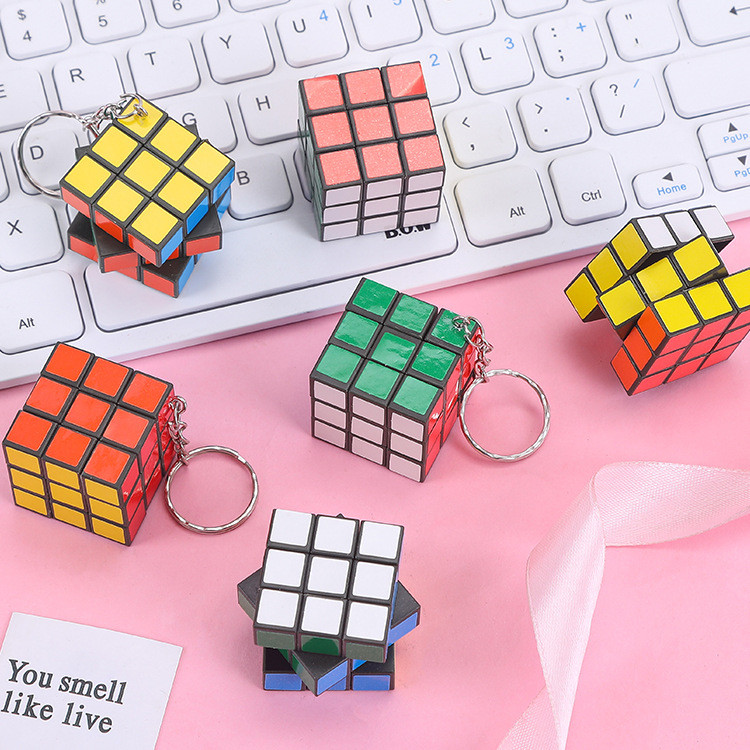Creative Mini Rubiks Cube ของเล่นเพื่อการศึกษาสําหรับเด็กสําหรับผู้เริ่มต้นสามเณรสามของขวัญเล็กๆ