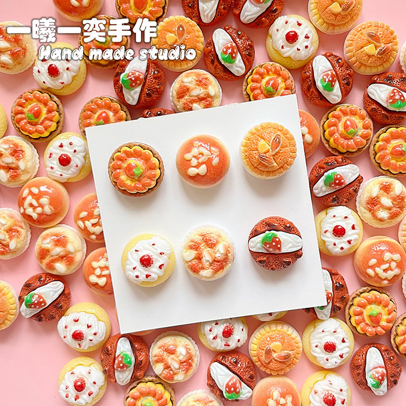 [100ในสต็อก] เค้กจำลองอาหารและเล่นอุปกรณ์เรซิน DIY ครีมกาวเคสโทรศัพท์กิ๊บหนีบผมของตกแต่งอุปกรณ์เล่นบ้าน