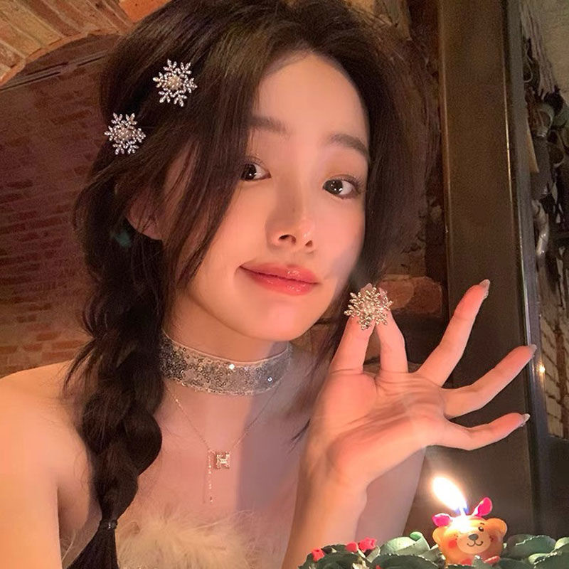 คริสต์มาสปีใหม่หวาน Rhinestone Snowflake Hairpin สาวมุกด้านข้าง Bangs Duckbill คลิป