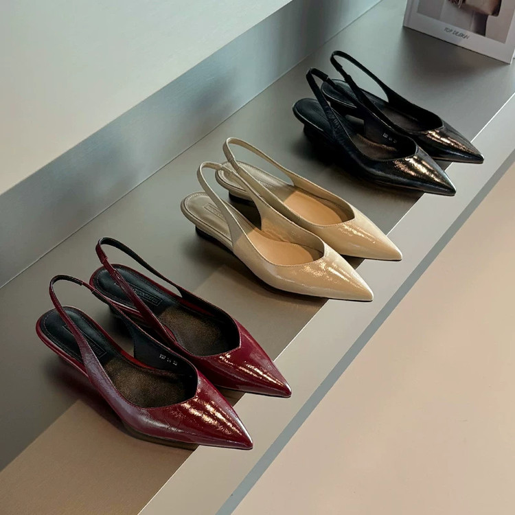 รองเท้าส้นกลางผู้หญิง Pointed Toe Baotou ยางพื้นหนา PU Slip-On Ba