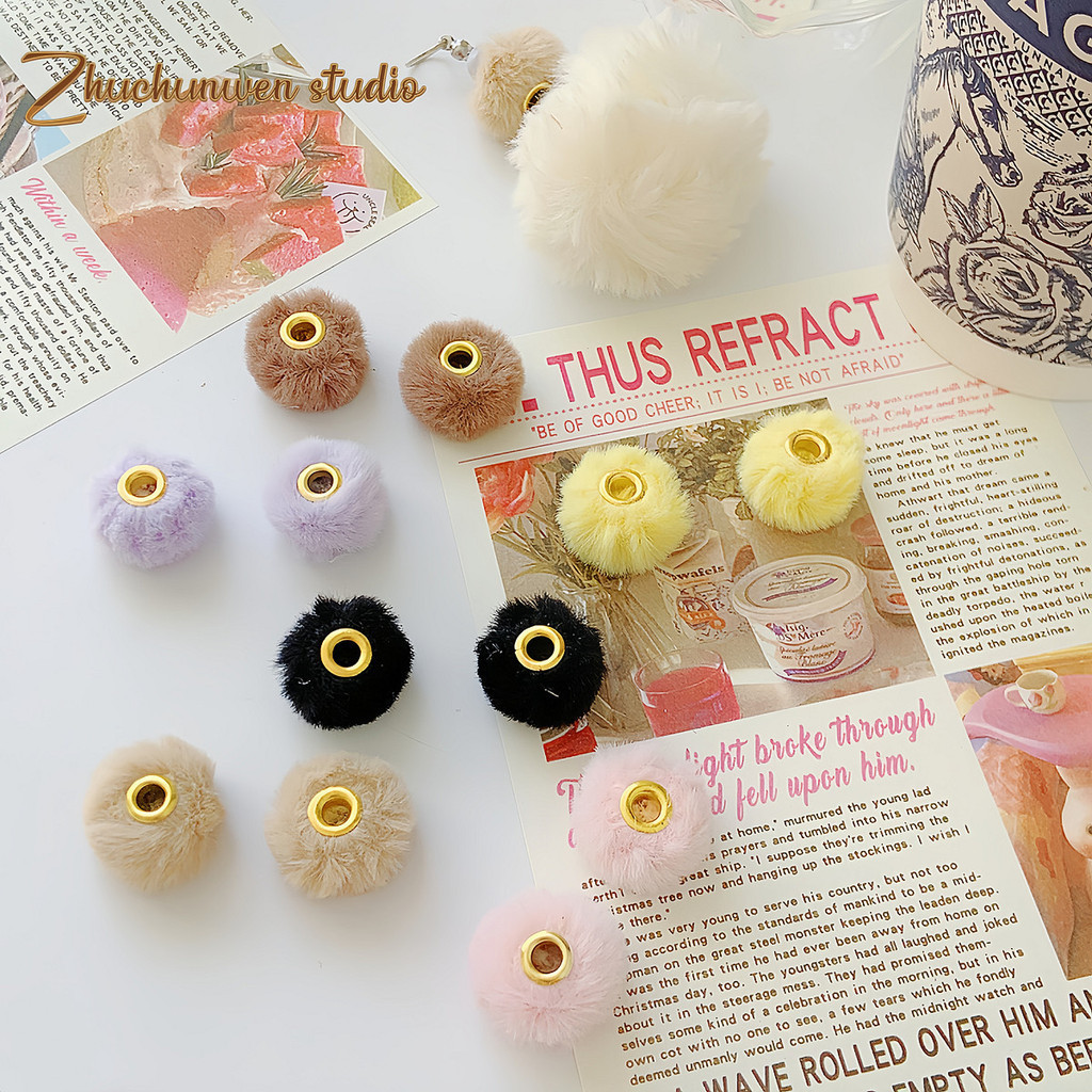 Furry String สีฤดูใบไม้ร่วงฤดูหนาวสไตล์ Through Hole กระต่ายขนสัตว์ Ball ลูกปัดวัสดุด้านใน DIY เครื่องประดับทําด้วยมืออุปกรณ์เสริมวัสดุ ZENA