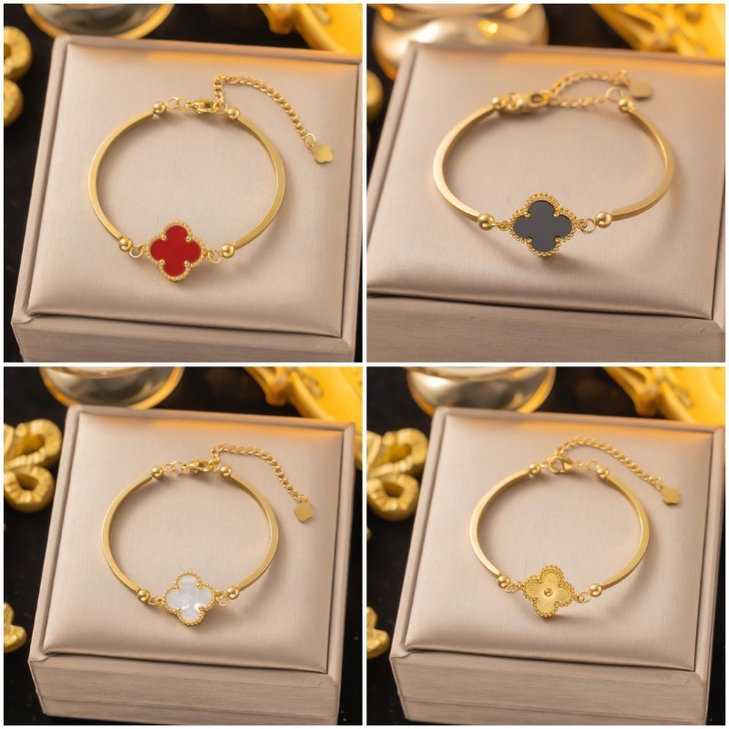 แฟชั่นเกรดสูงโคลเวอร์สี่ใบสร้อยข้อมือผู้หญิงเหล็กไทเทเนียมที่เรียบง่ายไม่ซีดจางสร้อยข้อมืออุปกรณ์เสริมของขวัญขายส่ง