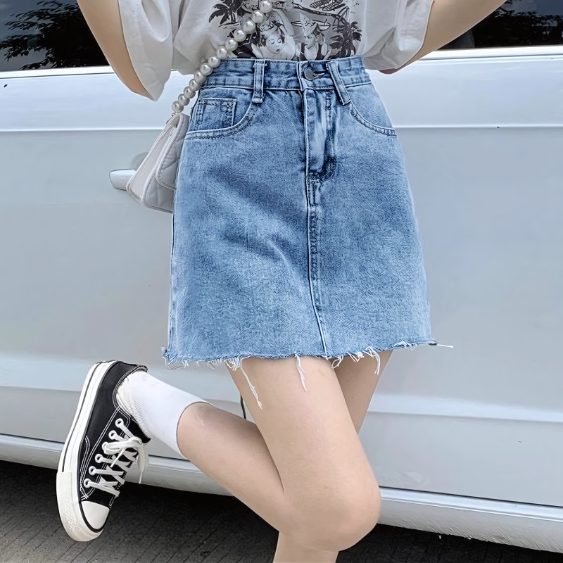 Suysuy พร้อมส่ง กระโปรง ยีนส์สั้น ทรงเอ แต่งปลายขาดรุ่ย ชิคๆ น่ารักๆ เอวสูง กระเป๋าหน้า-หลัง ใช้งานได้ แฟชั่นคุณผู้หญิง