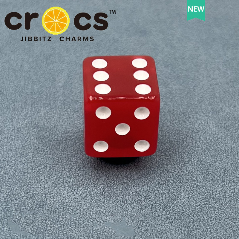 Jibbitz Crocs หัวเข็มขัดรองเท้า 3D สามมิติ ลูกเต๋าใหญ่ การ์ตูน แฟชั่น รู อุปกรณ์เสริมรองเท้า จิ๊บบิท ตัวติดรองเท้า crocs