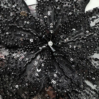 Kayaktion Multi Layered Organza สามมิติดอกไม้คริสตัล Studded Pearl Dress ตกแต่งเข็มกลัดอุปกรณ์เสริม