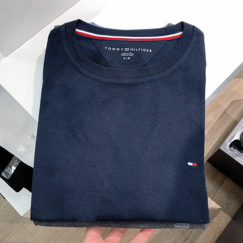 Tom-y Hilfiger เสื้อยืดแขนสั้นผู้ชายผ้าฝ้ายแท้คอกลมสีแดงผู้ชายเสื้อครึ่งแขนฐานฤดูร้อน