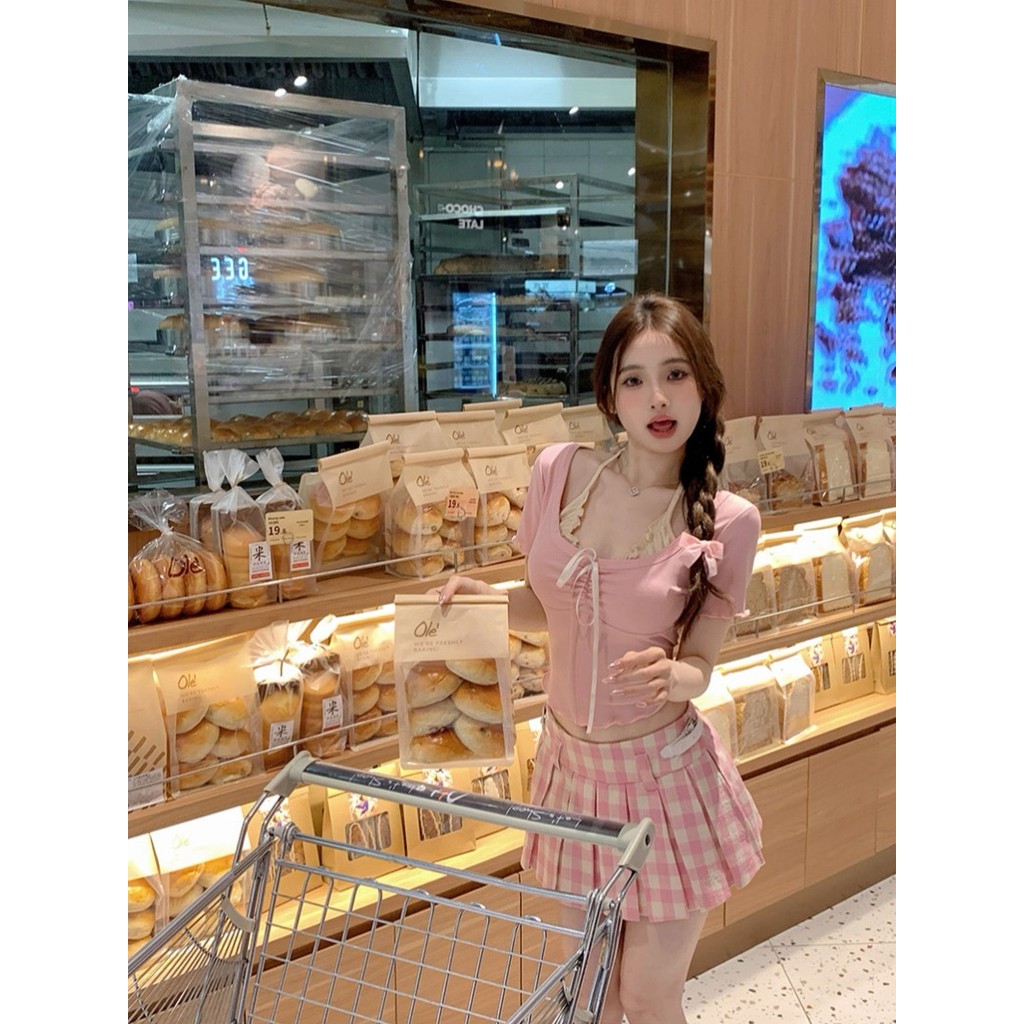 ออกแบบสไตล์ฝรั่งเศสปลอมสองชิ้นห้อยคอแขนสั้นเสื้อยืดผู้หญิงฤดูร้อนสาวร้อนหวานลดอายุเก๋สวยบริสุทธิ์เสื