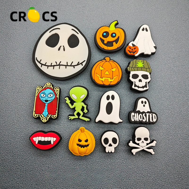 รูรองเท้าอุปกรณ์เสริม Crocs jibbitz charms รองเท้าดอกไม้หัวเข็มขัด Crocs อุปกรณ์เสริม Zhibixing ตกแต่งหัวเข็มขัด All-Match สนุกฮาโลวีน Skull Ghost