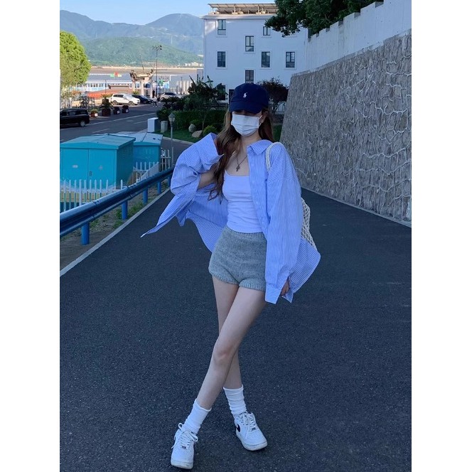 PKB061 เชิ้ตเสื้อสีฟ้า ลายทางแขนยาวคอปก ใส่สบายน่ารัก ฟรีไซส์ อก44 แฟชั่นสำหรับผู้หญิง พร้อมส่งจากไท