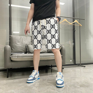 CD HOME กางเกงผู้ชายขาสั้นพิมลายกราฟิก ทรงA เท่ ทันสมัย ใส่แ…