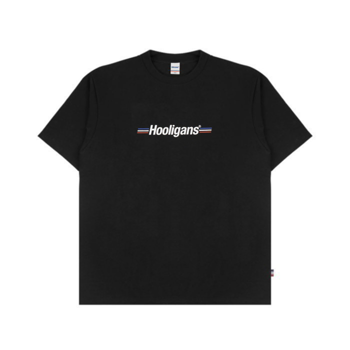 เสื้อยืด Hooligans Italic Tricolore สีดํา