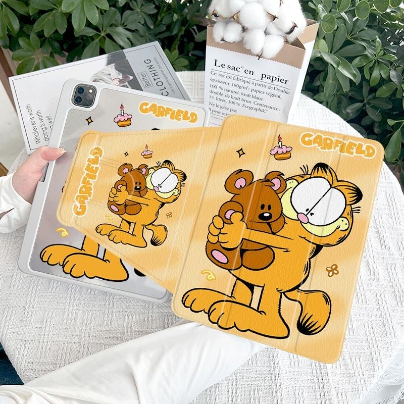 360 ° เคส iPad หมุนได้พร้อมช่องเสียบปากกาหมีน้อย Garfield อะคริลิค Backboard Pro11 2020 Gen10 Gen9 Gen8 Gen7 Gen6 Gen5 Air6 Air5 Air4 ฝาครอบ iPad หมุนได้