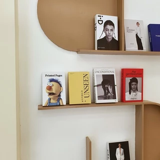 แฟชั่นนิตยสารหนังสือตกแต่งการถ่ายภาพ Prop หนังสือห้องนอนห้องนั่งเล่นห้องนอนห้องนอนตกแต่ง C258