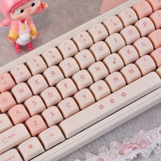 Thai Language PBT Keycap MOA ธีมสีชมพู Cherry Dye Sublimation สาวน่ารักบุคลิกภาพสร้างสรรค์ไทยภาษาอังกฤษ Adapt Mechanical Keyboard cross Adapt To 61/64/68/71/75/84/87/96/98/100/104/108