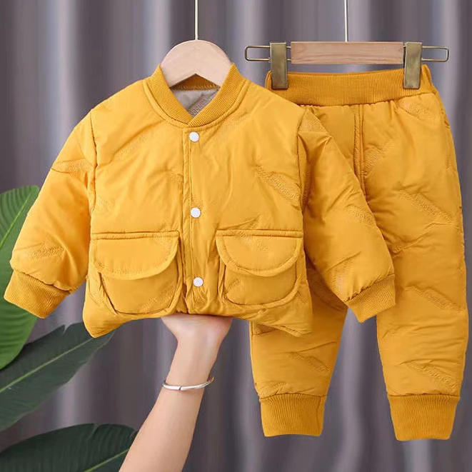 ชุดสองชิ้นสำหรับเด็กเล็ก สไตล์ unisex หนา ออกแบบมาสำหรับฤดูหนาวและใบไม้ร่วง ทำมาจากผ้าฝ้าย