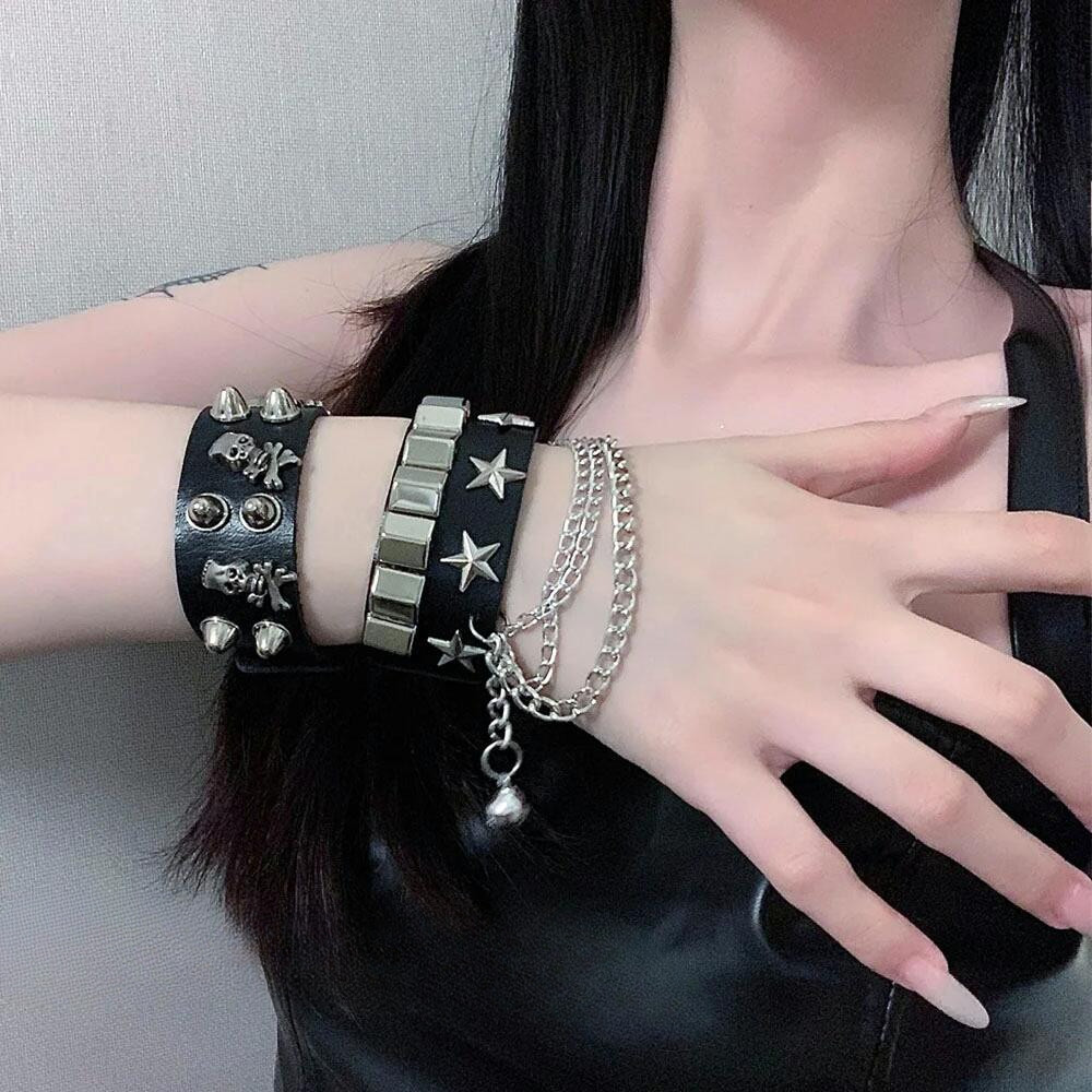 Punk Rivet Star PU สร้อยข้อมือหนังผู้หญิงผู้ชาย Gothic Heart Chain จี้สร้อยข้อมือเครื่องประดับ