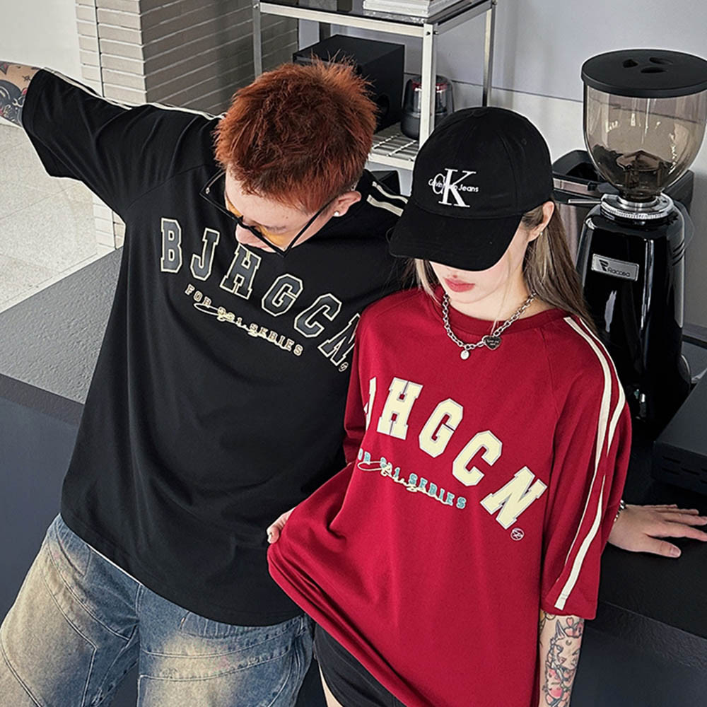 ฤดูร้อนสบายๆกีฬากลางแจ้งฮิปฮอปถนนกีฬาเวอร์ชั่นเกาหลีเสื้อยืดขนาดใหญ่คู่หลวมบล็อกคอร์ย์เสื้อยืดด้านบน
