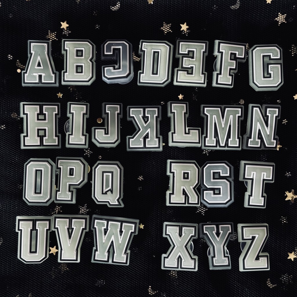 1 ชิ้น PVC Luminous letter อุปกรณ์เสริม DIY รองเท้าหัวเข็มขัด Charms สําหรับรองเท้าผู้หญิง