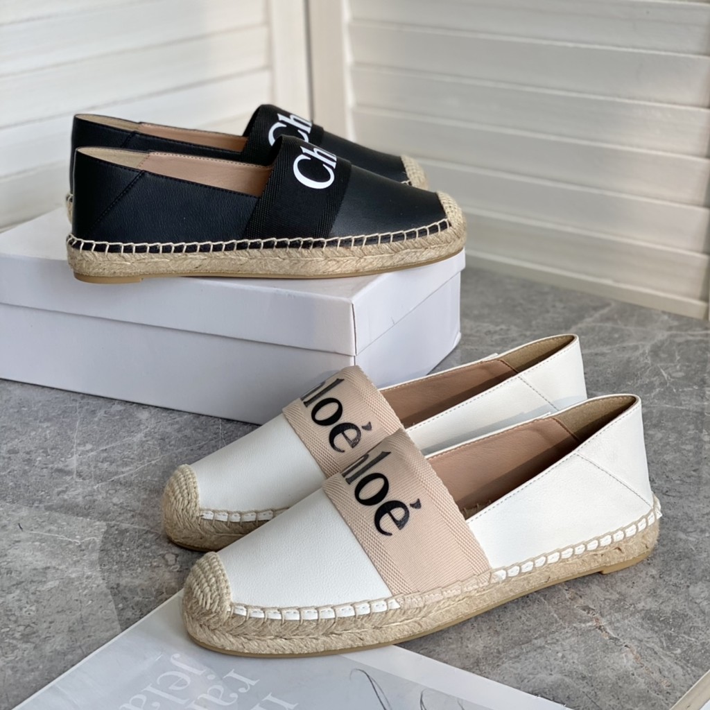 Chloe2024 รองเท้าโลฟเฟอร์ลําลองผู้หญิงตัวอักษรอเนกประสงค์แฟชั่นใหม่