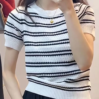 เสื้อลายถักคอกลมแขนสั้นสำหรับผู้หญิง