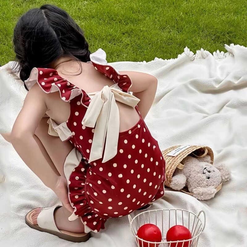 สาวแฟชั่นชุดว่ายน้ําชิ้นเดียวชุดว่ายน้ําชายหาดกลางแจ้งวันหยุดท่องชุดเด็ก